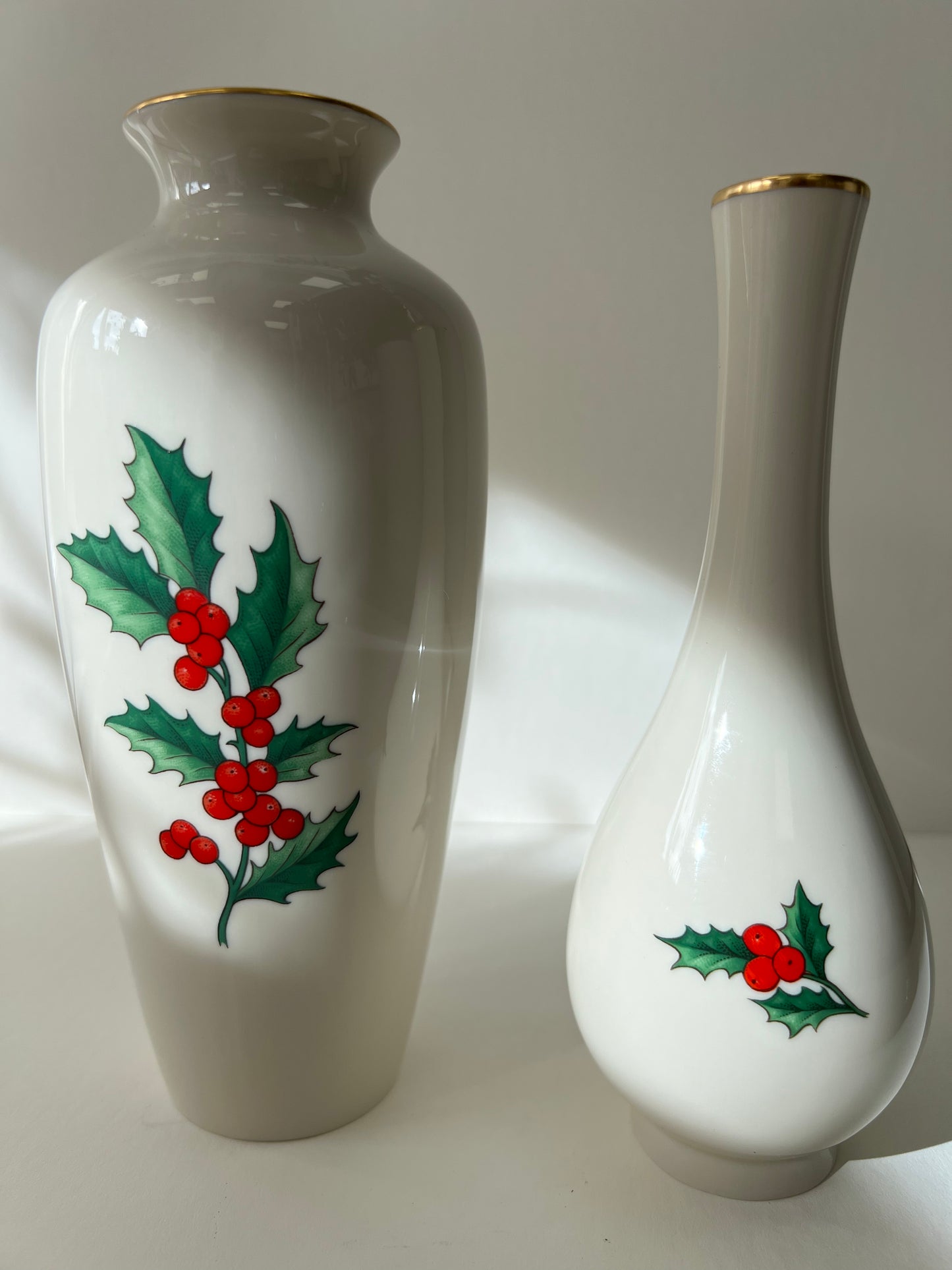 holiday holly vase, small