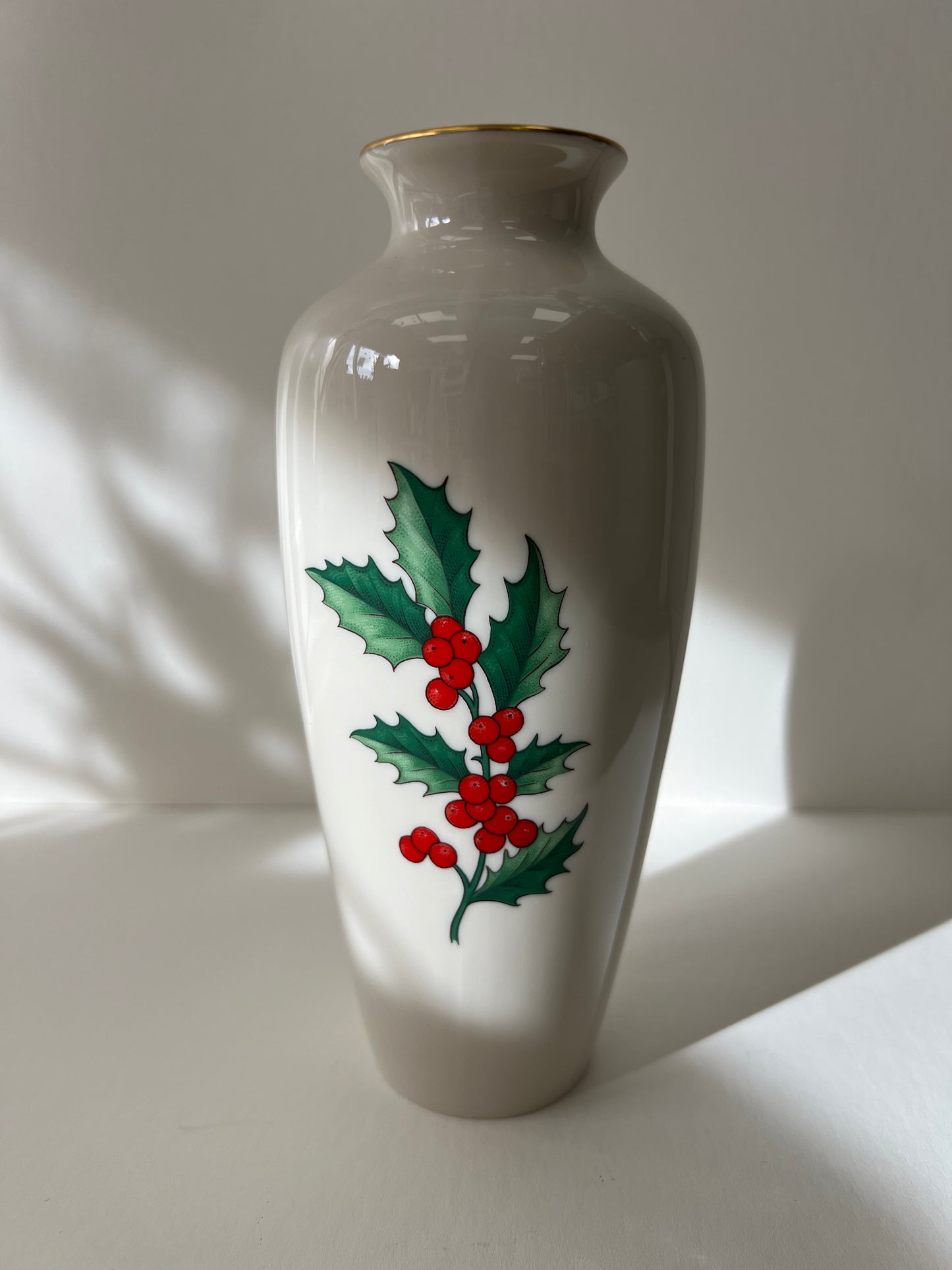 holiday holly vase, large