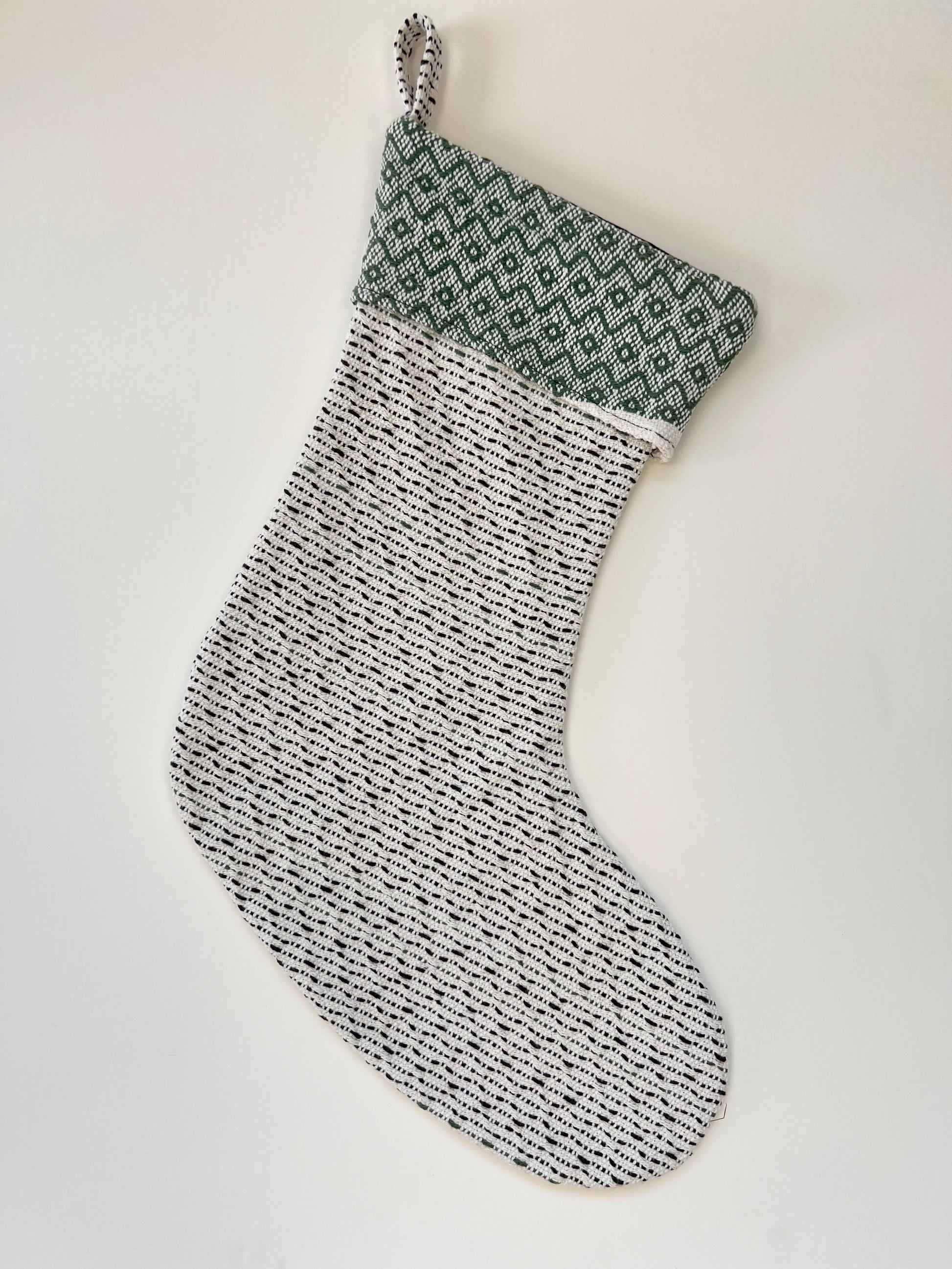 diamond pattern with green cuff, side a